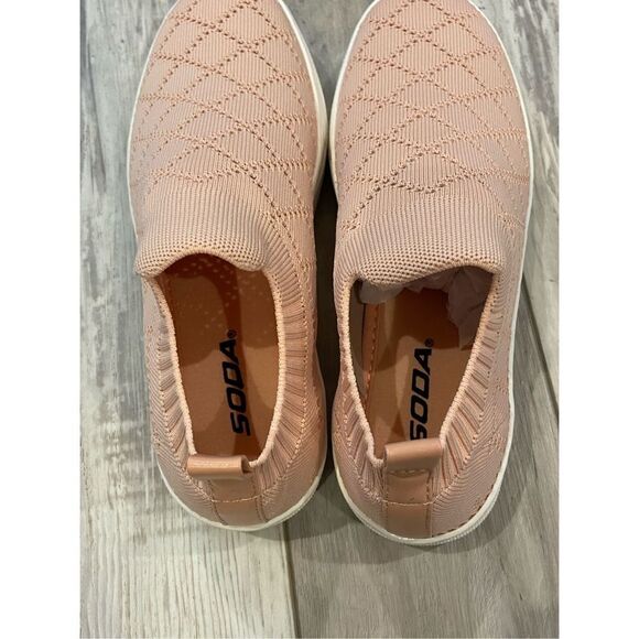 Soda slip on casual shoe/tennis shoe size 7 - Picture 7 of 10